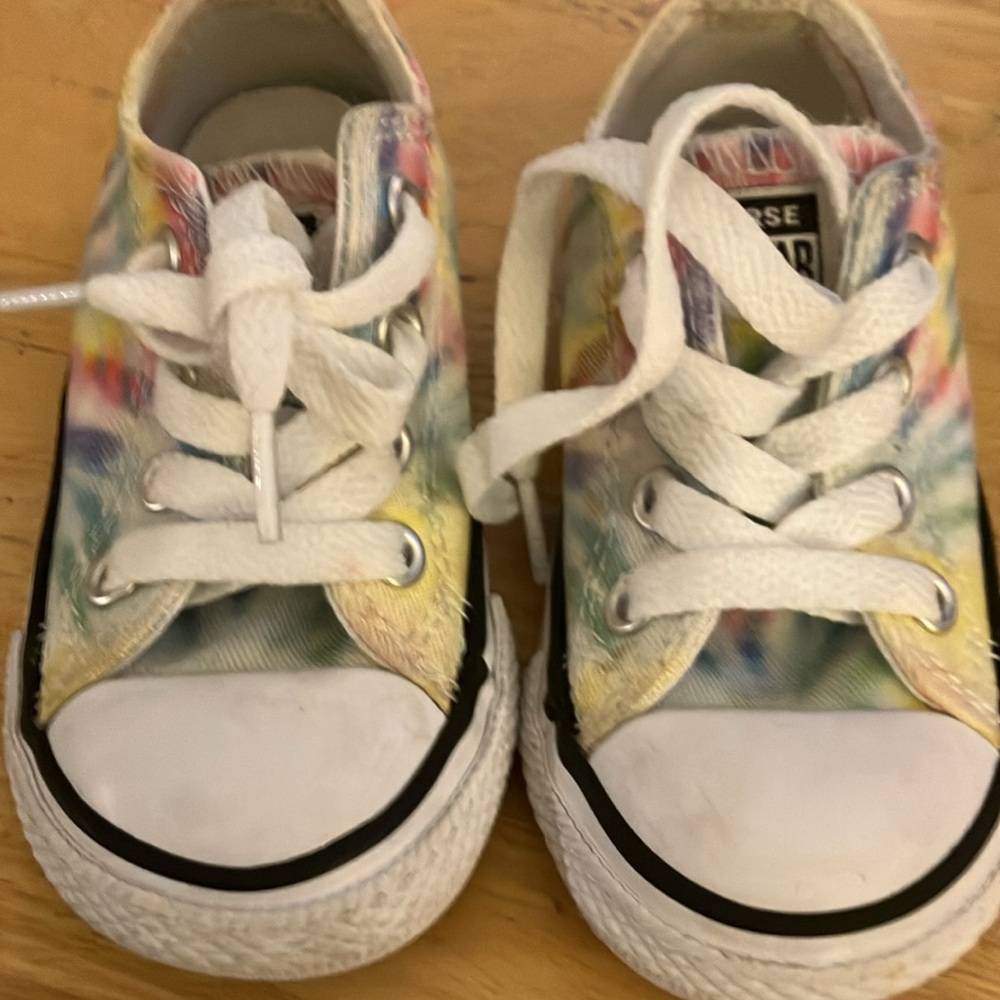 Converse sneakers size 5 - Picture 3 of 5